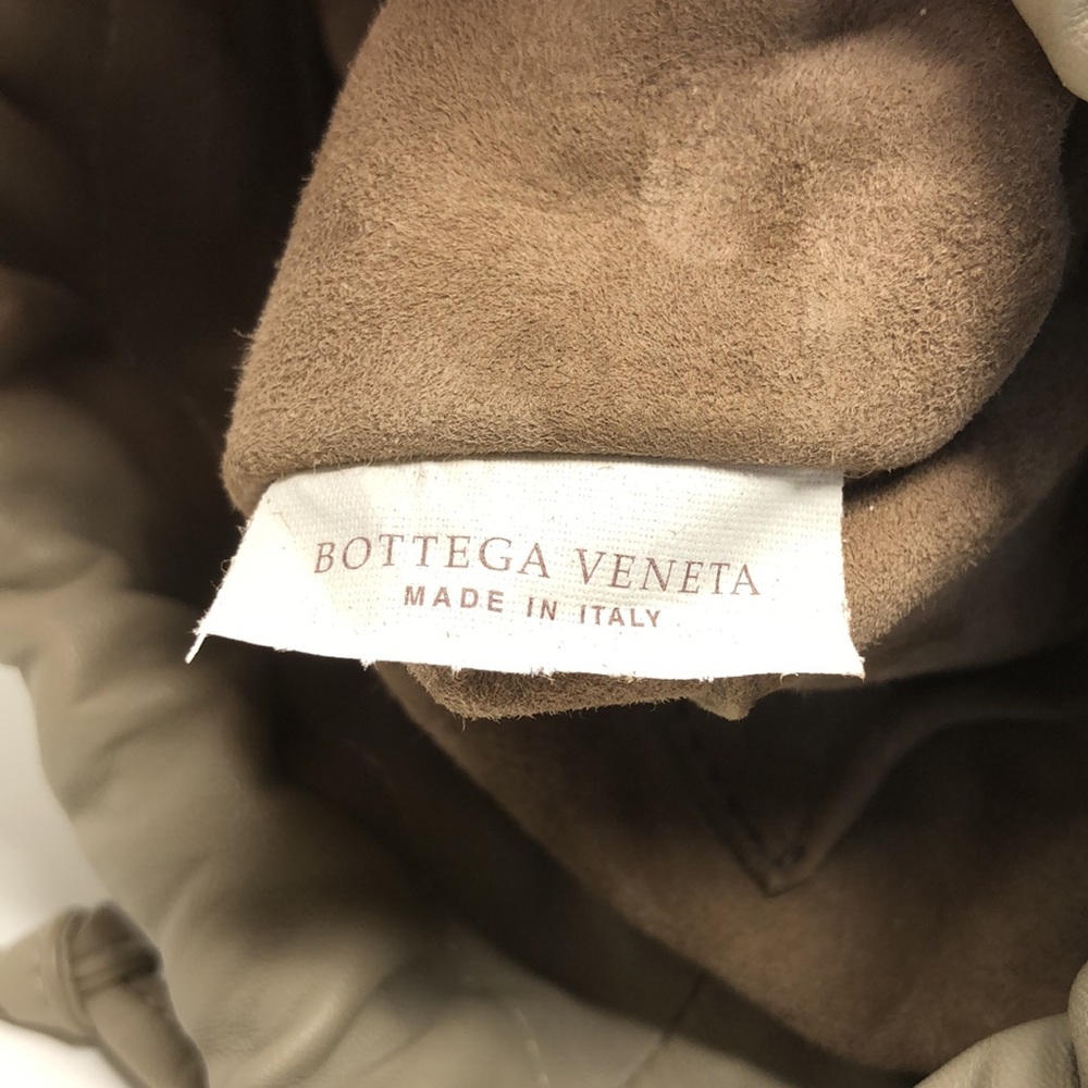 Bottega Veneta Crossbody Bucket Bag - Picture 3 of 7